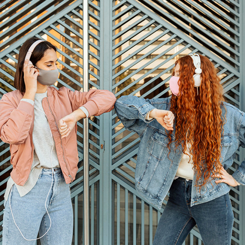 The Matching Trap: Why Perfectly Coordinated Outfits Often Backfire